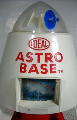 VINTAGE IDEAL ASTRO BASE BAT.OP. 20 SPACE STATION  